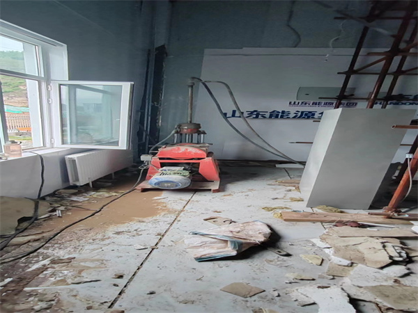 岫岩地基基础下沉墙体裂缝加固注浆顶升施工